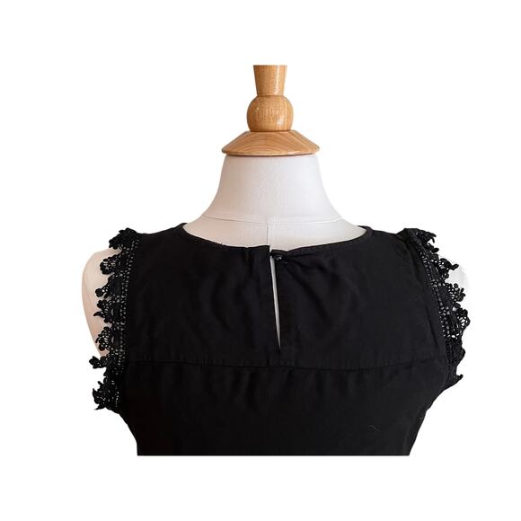 LOFT Black Sleeveless Blouse Lace Trim, Size SP - Picture 6 of 11